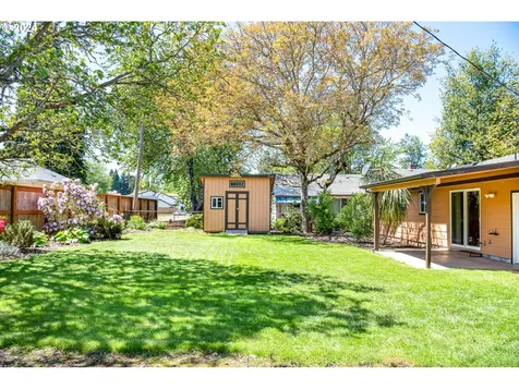 425 Colt Drive Eugene OR 97401