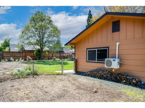 425 Colt Drive Eugene OR 97401