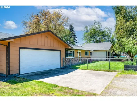425 Colt Drive Eugene OR 97401