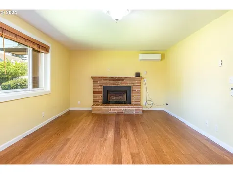 425 Colt Drive Eugene OR 97401
