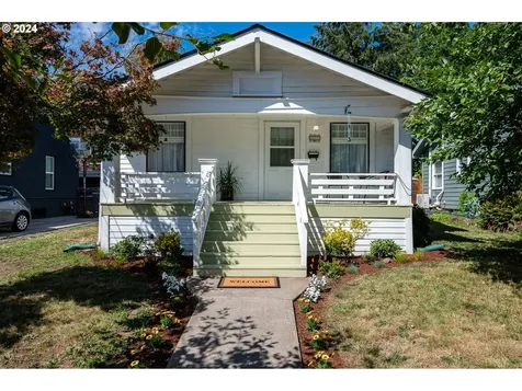 4857 Se Caruthers Street Portland OR 97215