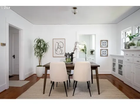 4857 Se Caruthers Street Portland OR 97215