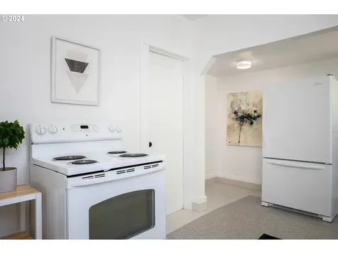 4857 Se Caruthers Street Portland OR 97215