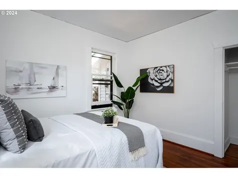4857 Se Caruthers Street Portland OR 97215