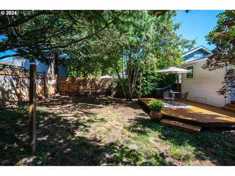 4857 Se Caruthers Street Portland OR 97215