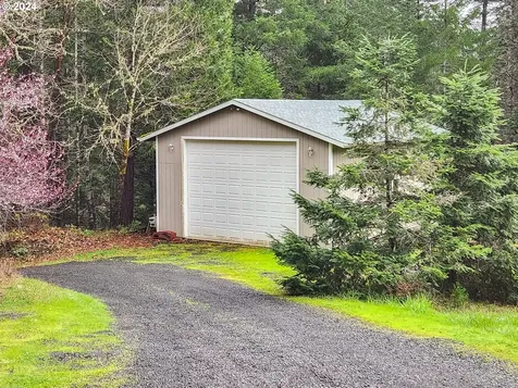 6395 Coos Bay Wagon Road Roseburg OR 97471