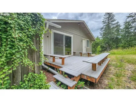 6395 Coos Bay Wagon Road Roseburg OR 97471