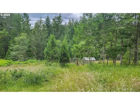 6395 Coos Bay Wagon Road Roseburg OR 97471
