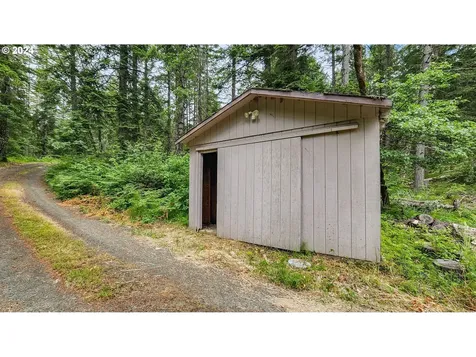 6395 Coos Bay Wagon Road Roseburg OR 97471