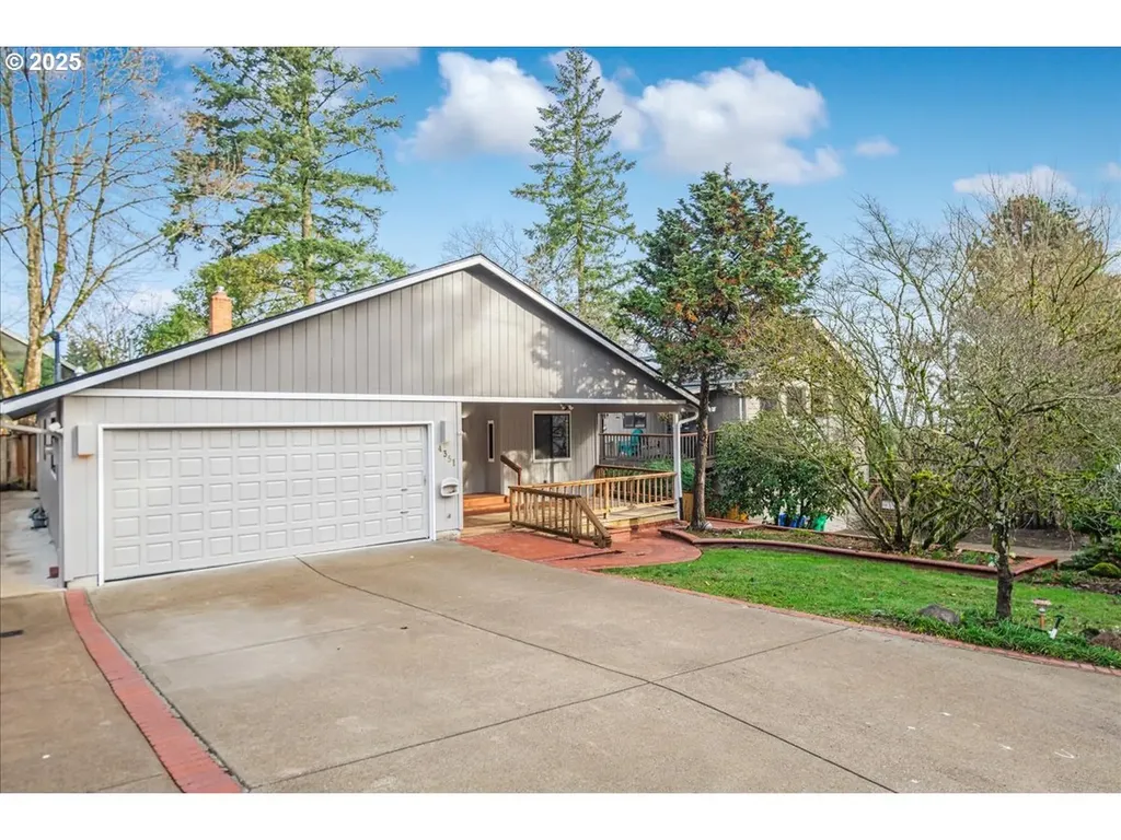4351 SW Vesta Street Portland OR 97219