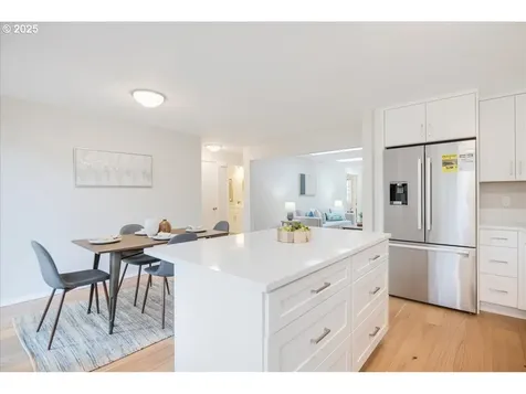 4351 SW Vesta Street Portland OR 97219
