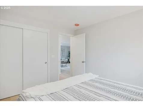 4351 SW Vesta Street Portland OR 97219