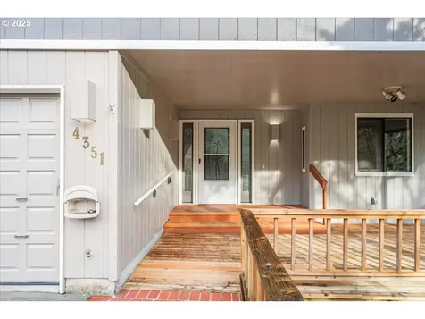 4351 SW Vesta Street Portland OR 97219