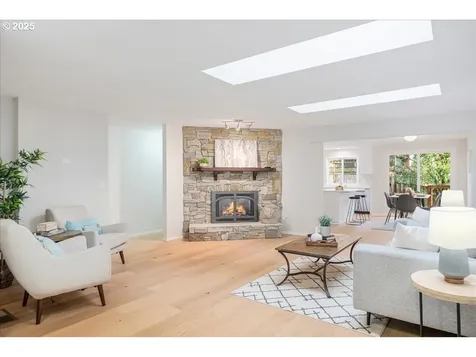 4351 SW Vesta Street Portland OR 97219