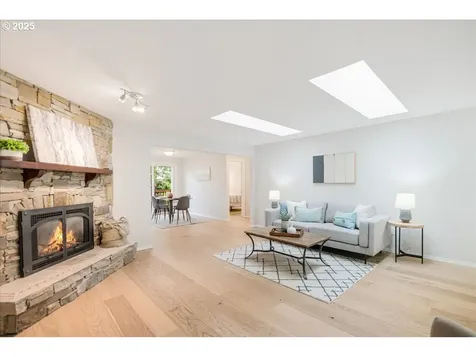 4351 SW Vesta Street Portland OR 97219