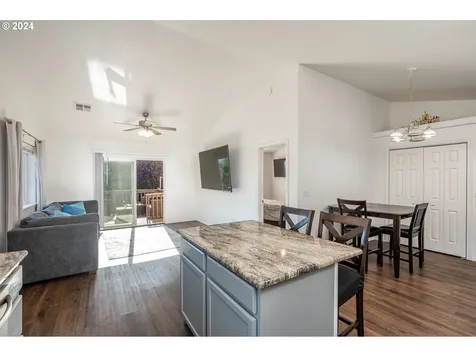 1344 NE Ridge Avenue Roseburg OR 97470