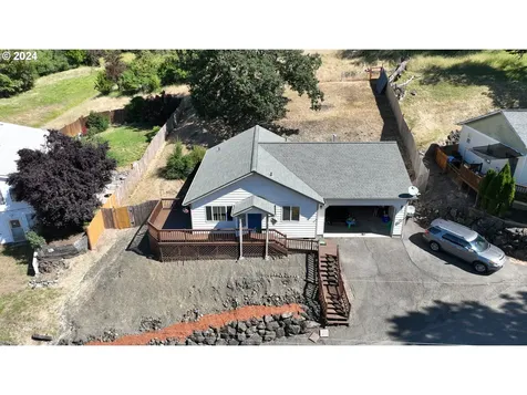 1344 NE Ridge Avenue Roseburg OR 97470