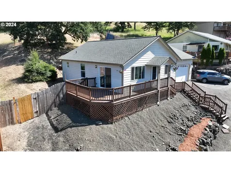 1344 NE Ridge Avenue Roseburg OR 97470