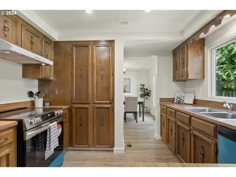 383 Ne 20th Place Hillsboro OR 97124