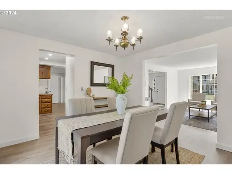 383 Ne 20th Place Hillsboro OR 97124