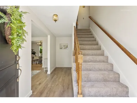 383 Ne 20th Place Hillsboro OR 97124