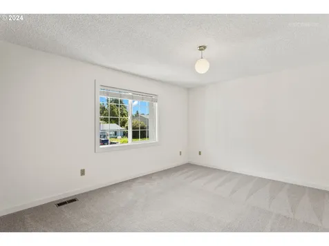 383 Ne 20th Place Hillsboro OR 97124
