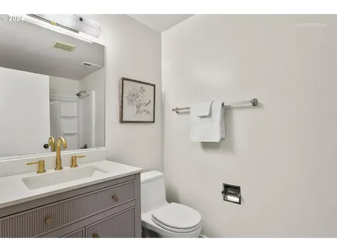 383 Ne 20th Place Hillsboro OR 97124