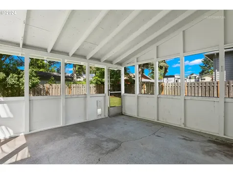 383 Ne 20th Place Hillsboro OR 97124