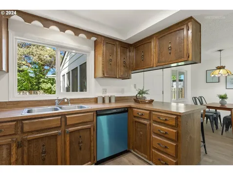 383 Ne 20th Place Hillsboro OR 97124