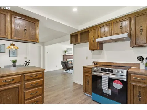 383 Ne 20th Place Hillsboro OR 97124