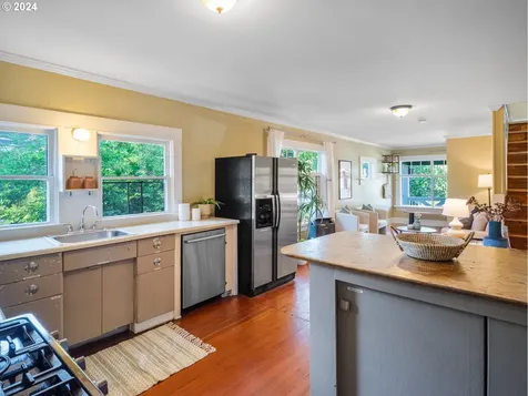 5125 Ne 20th Avenue Portland OR 97211