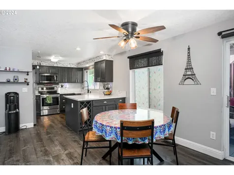 4321 Raccoon Avenue NE Salem OR 97305