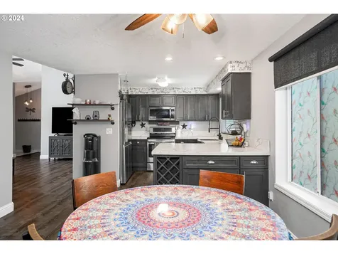 4321 Raccoon Avenue NE Salem OR 97305