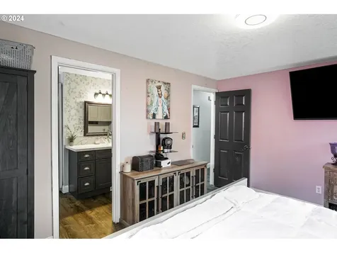 4321 Raccoon Avenue NE Salem OR 97305