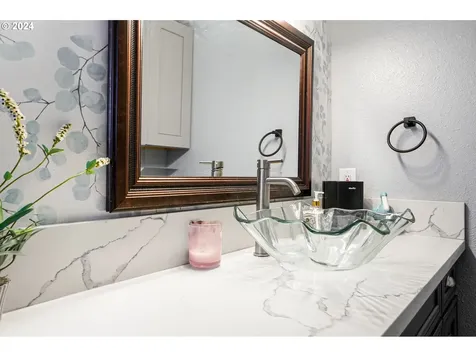 4321 Raccoon Avenue NE Salem OR 97305
