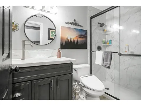 4321 Raccoon Avenue NE Salem OR 97305