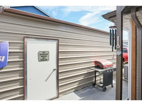 4321 Raccoon Avenue NE Salem OR 97305