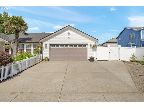 4321 Raccoon Avenue NE Salem OR 97305