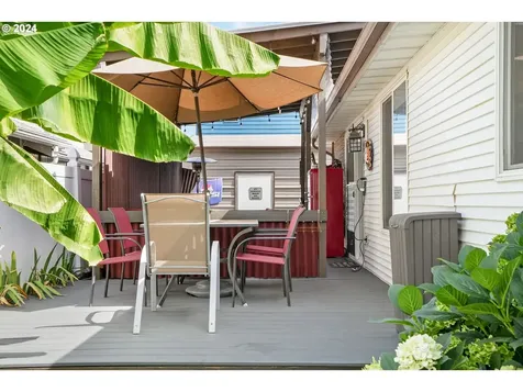 4321 Raccoon Avenue NE Salem OR 97305