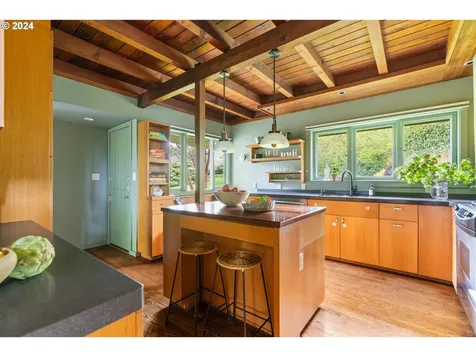 7035 NW Penridge Road Portland OR 97229