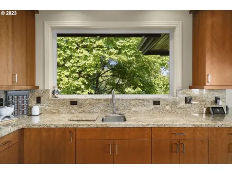 9929 NW Upton Court Portland OR 97229