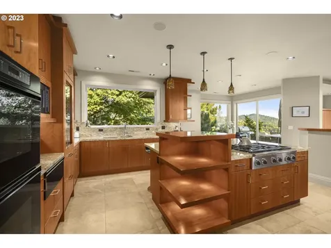 9929 NW Upton Court Portland OR 97229