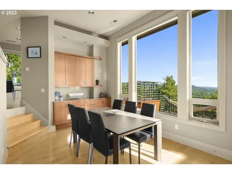 9929 NW Upton Court Portland OR 97229