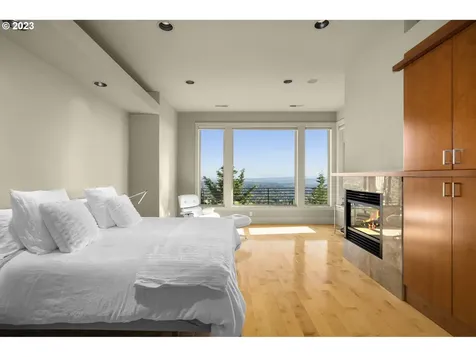 9929 NW Upton Court Portland OR 97229