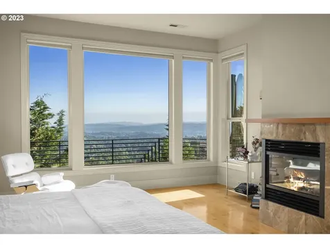 9929 NW Upton Court Portland OR 97229