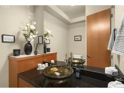 9929 NW Upton Court Portland OR 97229
