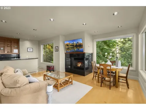 9929 NW Upton Court Portland OR 97229
