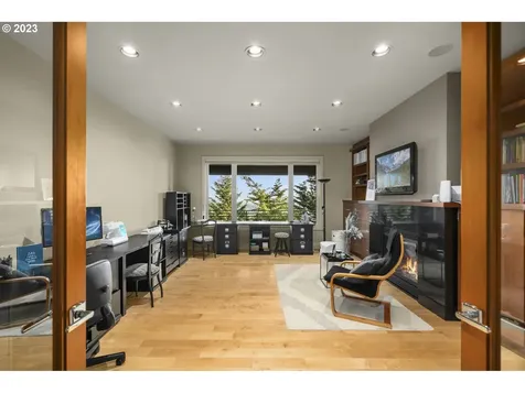9929 NW Upton Court Portland OR 97229