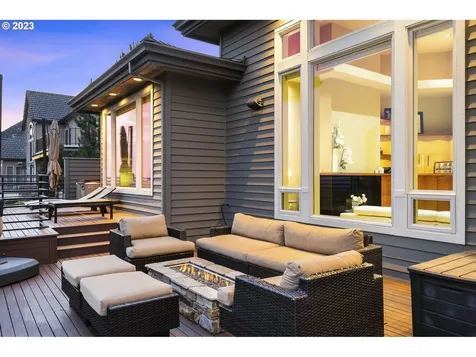 9929 NW Upton Court Portland OR 97229