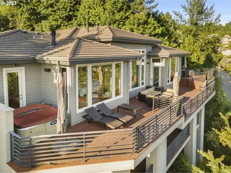 9929 NW Upton Court Portland OR 97229